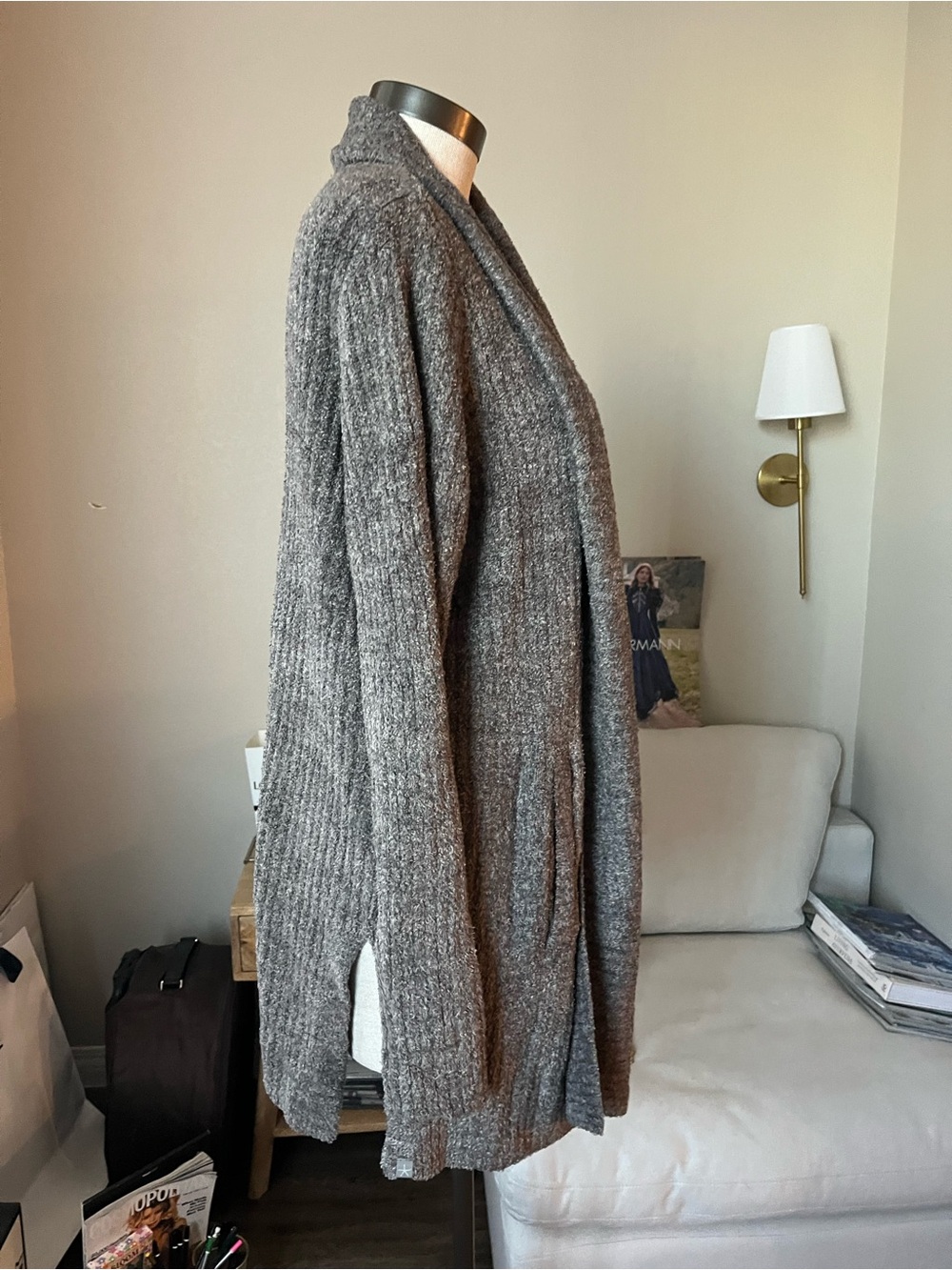 BAREFOOT DREAMS ( Luxury Brand ) Cozy Cardi NWT 🐚🐚🐚🐚 - Picture 6 of 9